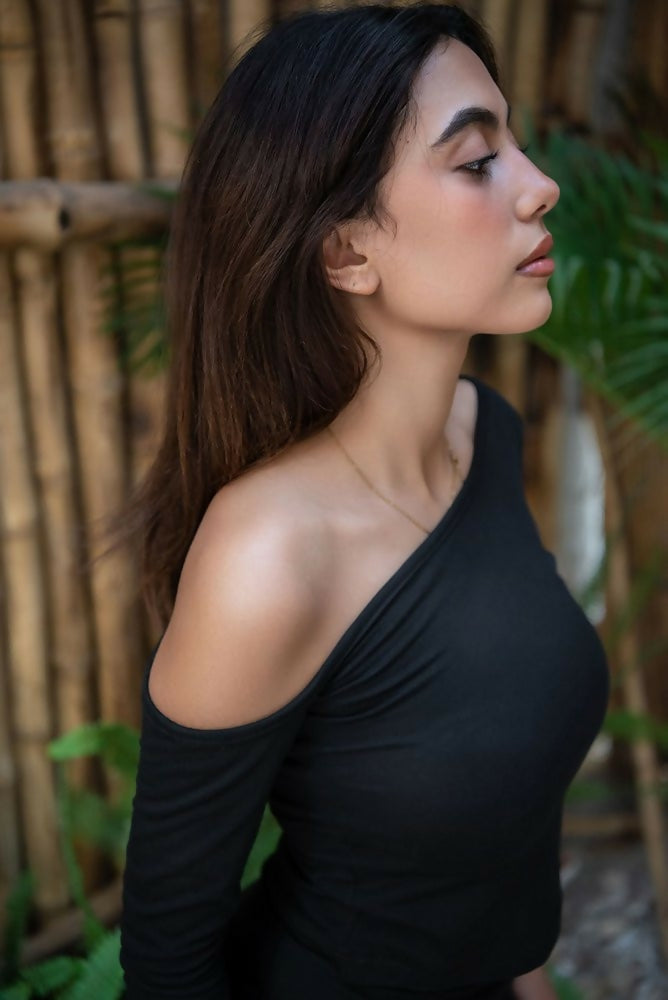 The Sleek One-Shoulder